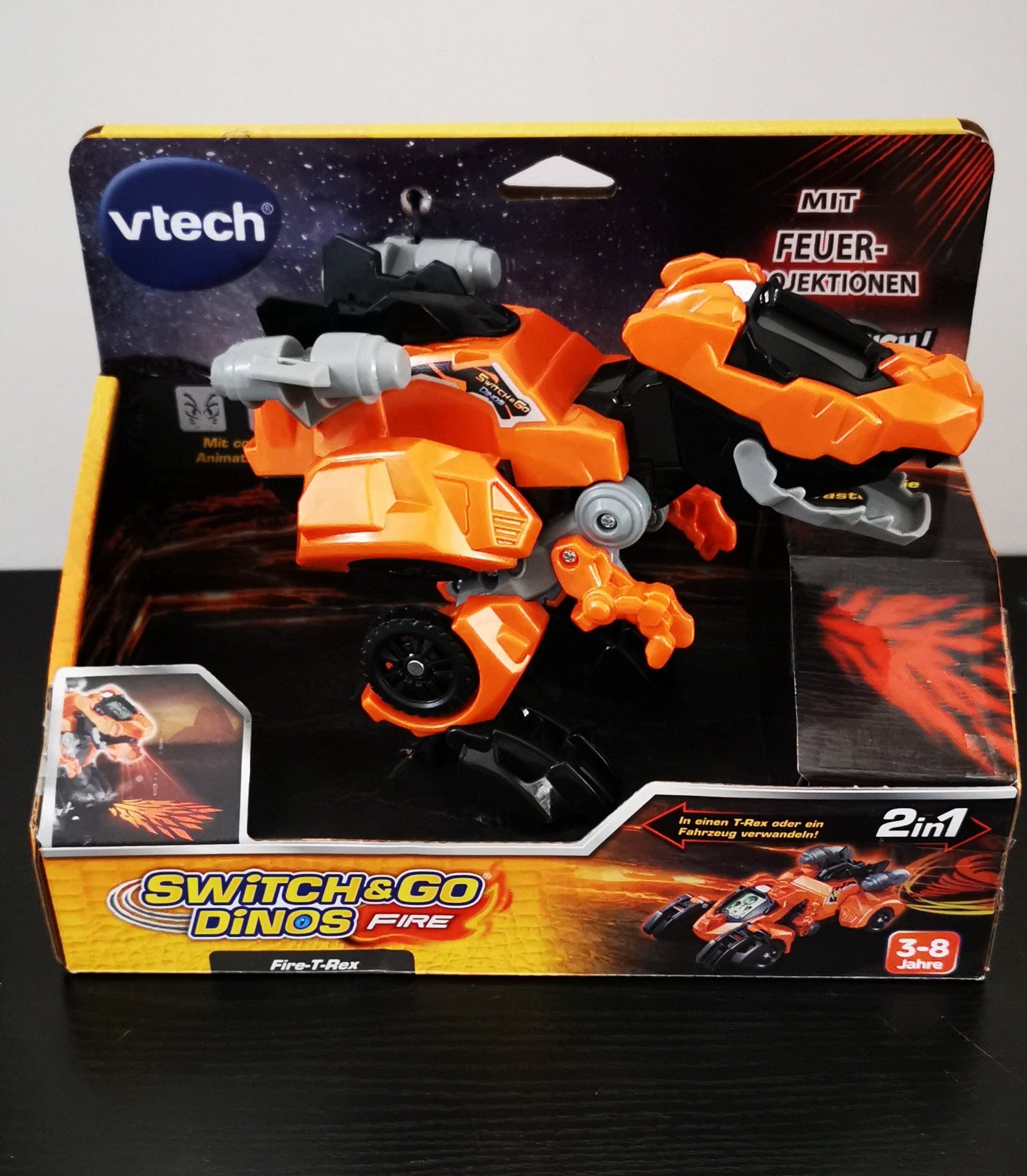 Switch & Go Dinos - Fire-T-Rex | Figurka 2w1 Dinozaur i Samochód Wyścigowy