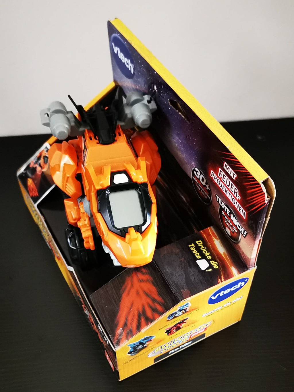 Switch & Go Dinos - Fire-T-Rex | Figurka 2w1 Dinozaur i Samochód Wyścigowy