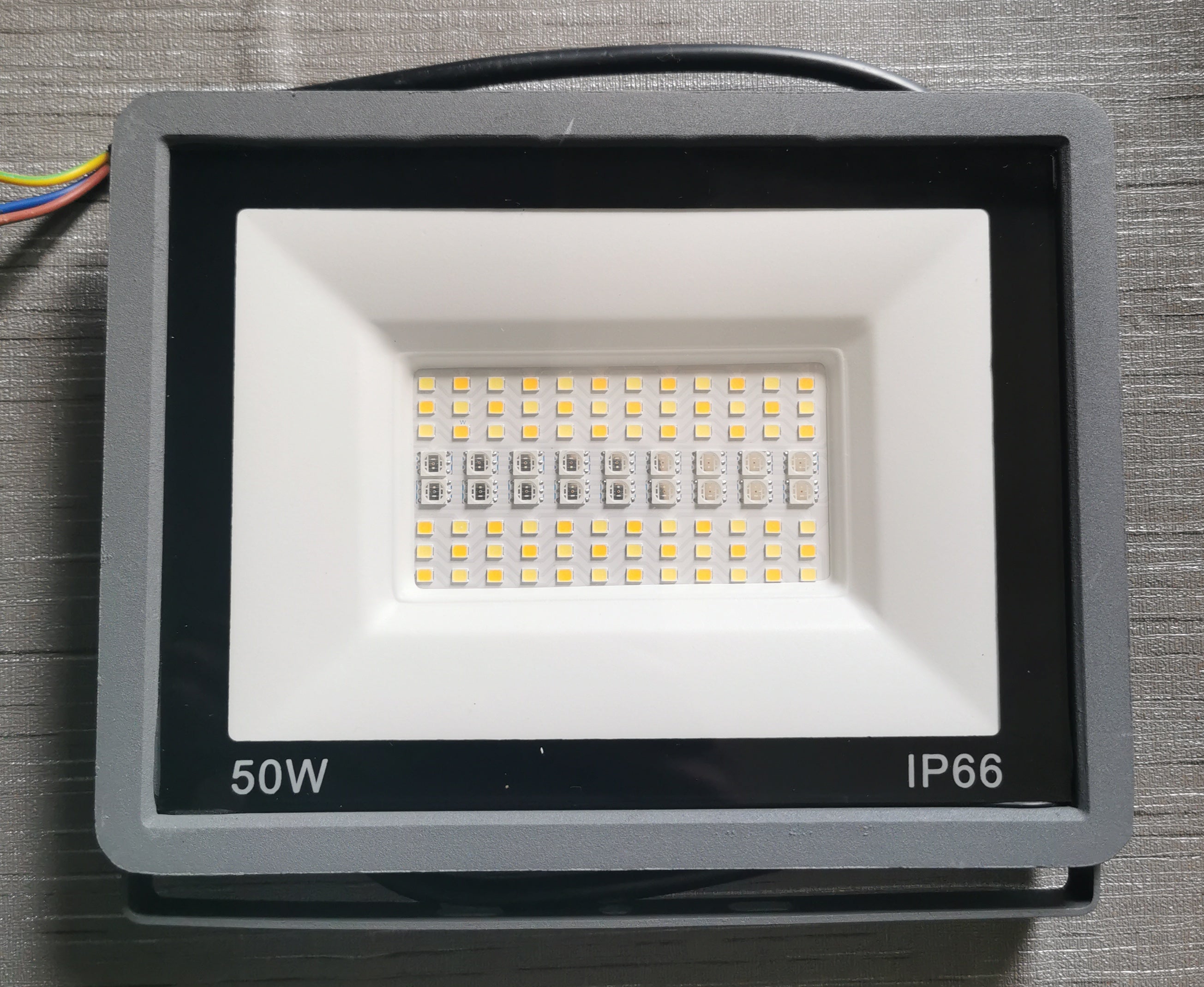 Reflektor LED RGB 50W – Inteligentne Oświetlenie RGBCW