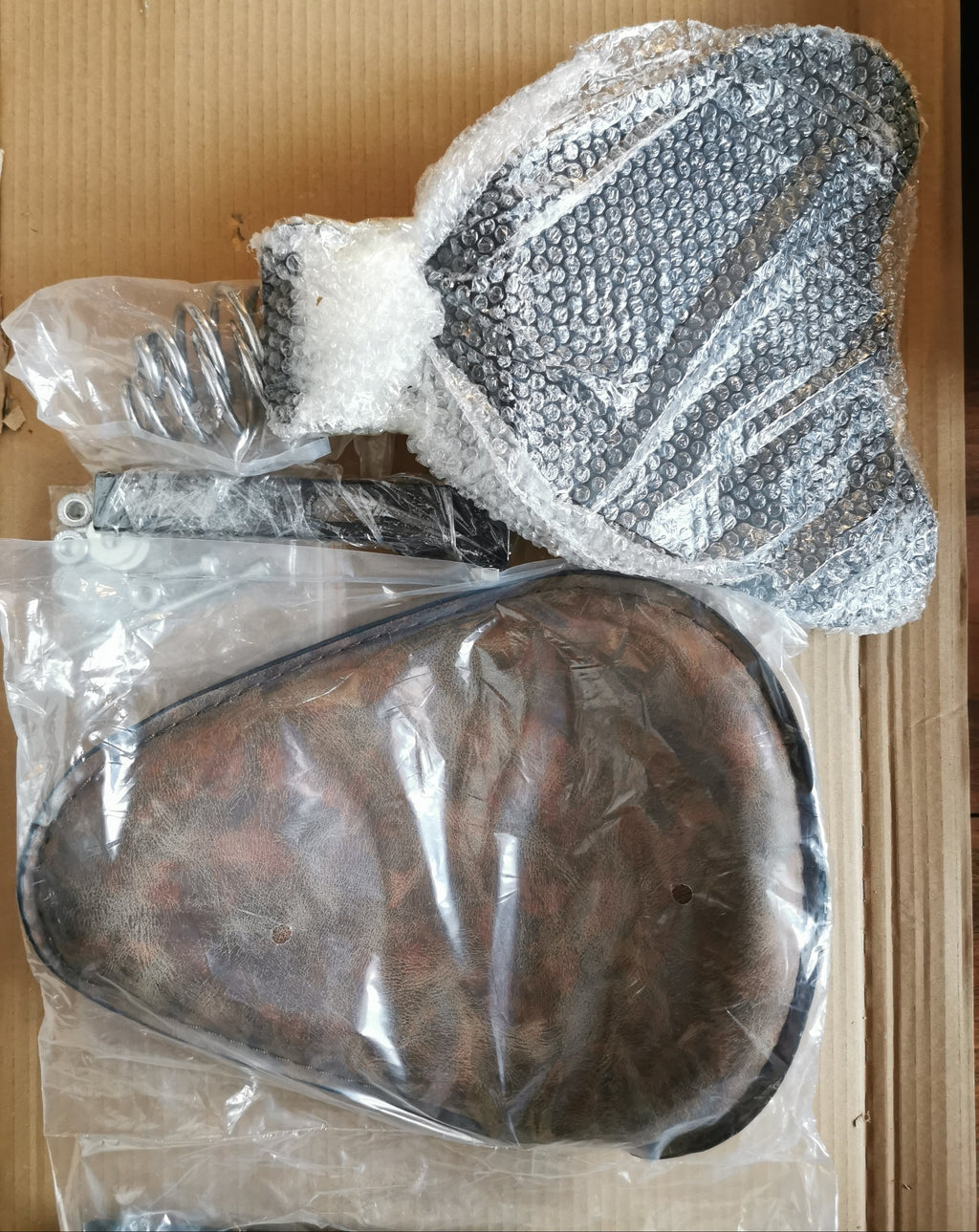 Motocyklowe solo siedzenie – brązowe
