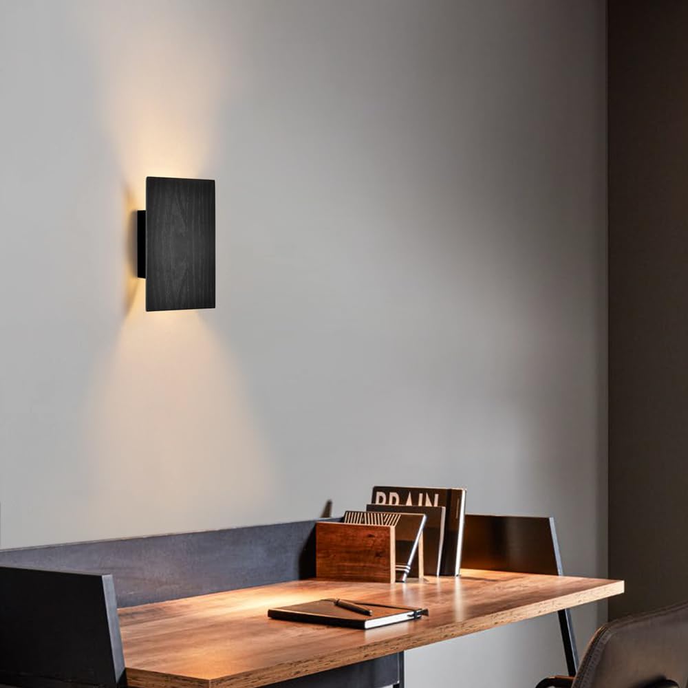 Drewniana lampa ścienna w stylu vintage – Czarna, 8W